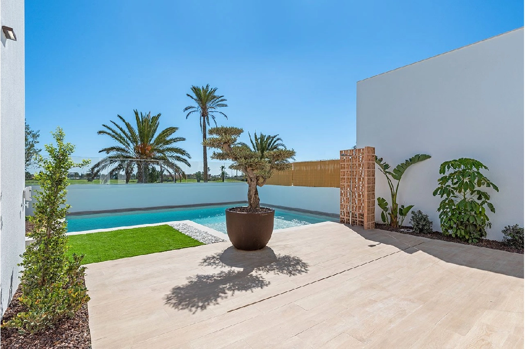 villa en Los Alcazares en venta, superficie 108 m², estado first owner, parcela 297 m², 3 dormitorios, 2 banos, piscina, ref.: HA-LAN-433-E01-4