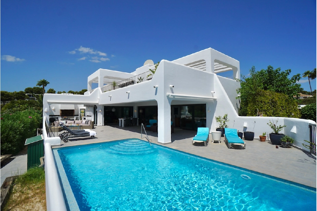 villa en Moraira(Camarrocha) en venta, superficie 261 m², aire acondicionado, parcela 831 m², 3 dormitorios, 3 banos, piscina, ref.: CA-H-1670-AMB-20