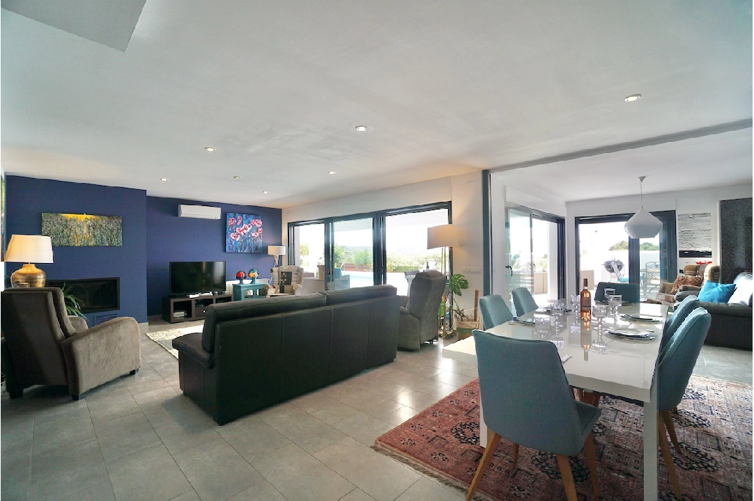 villa en Moraira(Camarrocha) en venta, superficie 261 m², aire acondicionado, parcela 831 m², 3 dormitorios, 3 banos, piscina, ref.: CA-H-1670-AMB-28