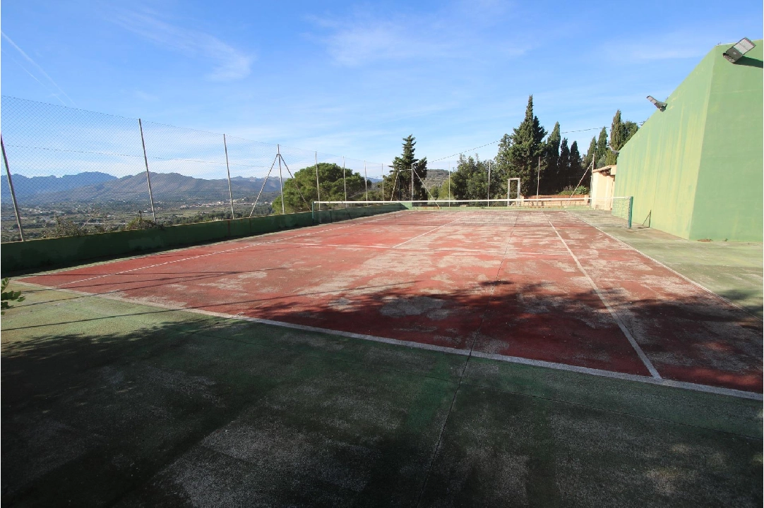 finca en Benissa(Canor) en venta, superficie 960 m², parcela 15000 m², 15 dormitorios, 14 banos, piscina, ref.: COB-3322-10535-44