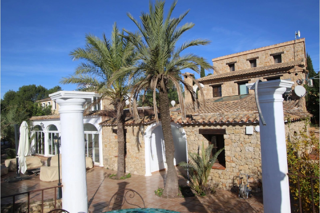 finca en Benissa(Canor) en venta, superficie 960 m², parcela 15000 m², 15 dormitorios, 14 banos, piscina, ref.: COB-3322-10535-7