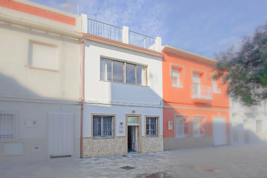 casa de pueblo en Denia en venta, superficie 82 m², ano de construccion 1950, + KLIMA, aire acondicionado, 3 dormitorios, 2 banos, piscina, ref.: BP-C3XY8224DEN-1