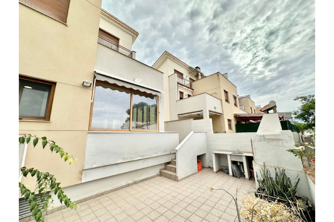 adosado en Gandia en venta, superficie 310 m², ano de construccion 2008, + KLIMA, aire acondicionado, 4 dormitorios, 3 banos, piscina, ref.: O-V92614-1