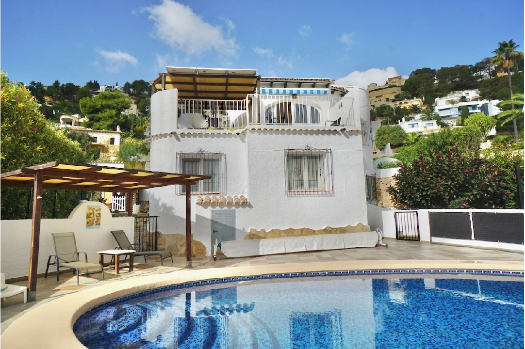 villa en Moraira(Pinar del Advocat) en venta, superficie 184 m², parcela 795 m², 3 dormitorios, 2 banos, piscina, ref.: CA-H-1838-AMB-22