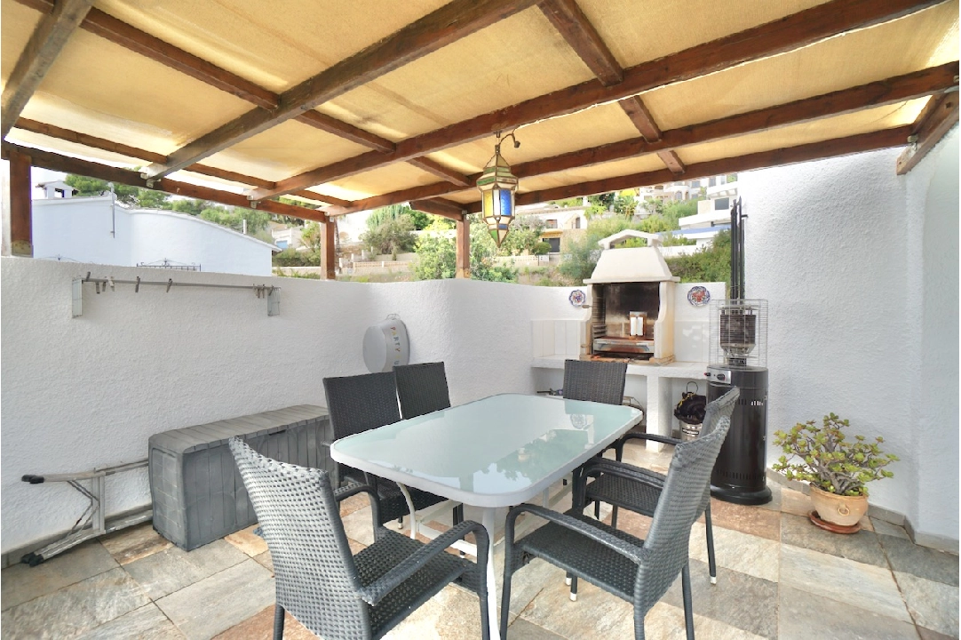 villa en Moraira(Pinar del Advocat) en venta, superficie 184 m², parcela 795 m², 3 dormitorios, 2 banos, piscina, ref.: CA-H-1838-AMB-35