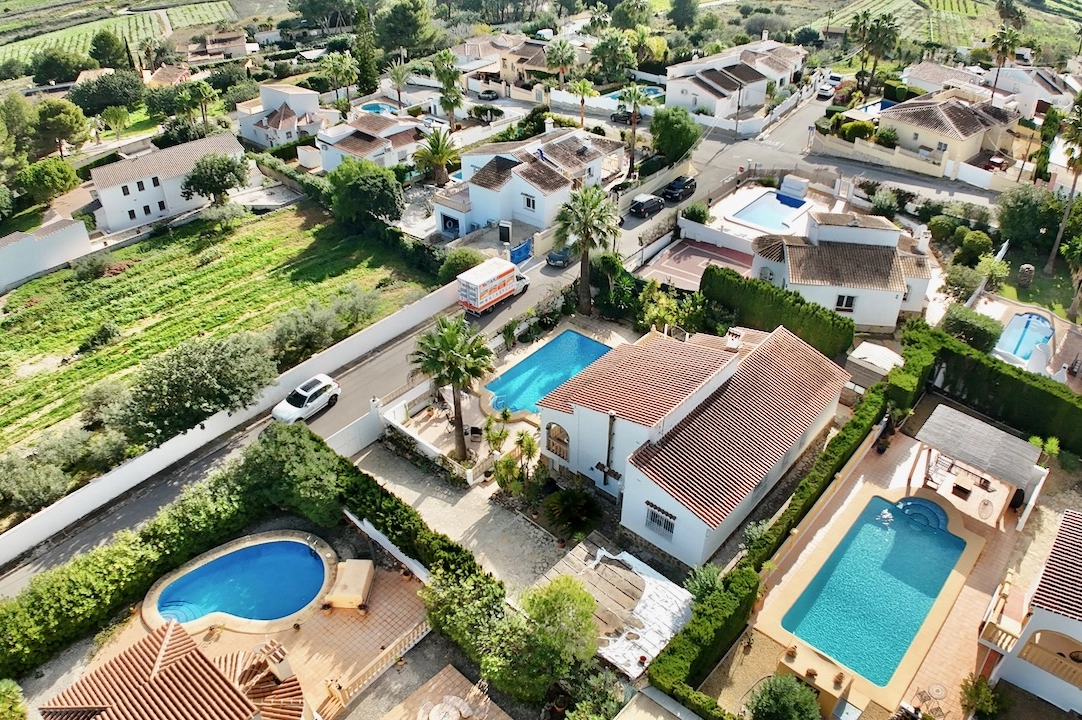 villa en Benitachell(Les Fonts) en venta, superficie 132 m², parcela 672 m², 3 dormitorios, 2 banos, piscina, ref.: CA-H-1844-AMBE-40