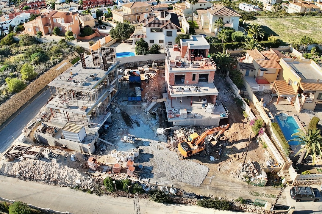 villa en Calpe(Ortembach) en venta, superficie 350 m², aire acondicionado, parcela 792 m², 4 dormitorios, 4 banos, piscina, ref.: CA-H-1849-AMBE-26