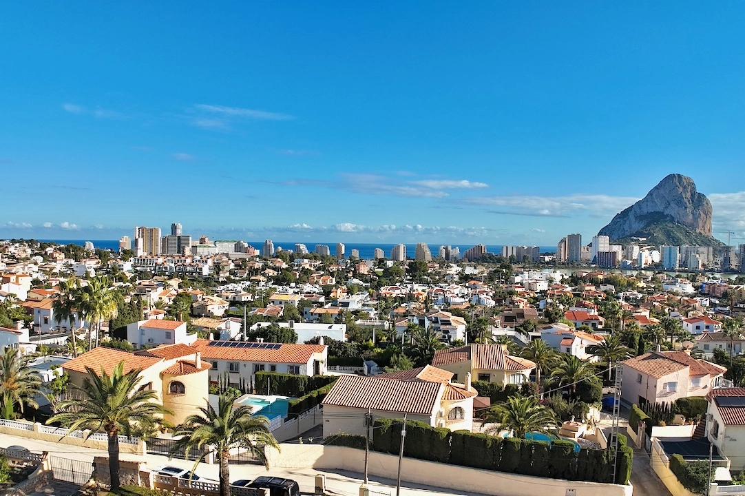 villa en Calpe(Ortembach) en venta, superficie 350 m², aire acondicionado, parcela 792 m², 4 dormitorios, 4 banos, piscina, ref.: CA-H-1849-AMBE-28