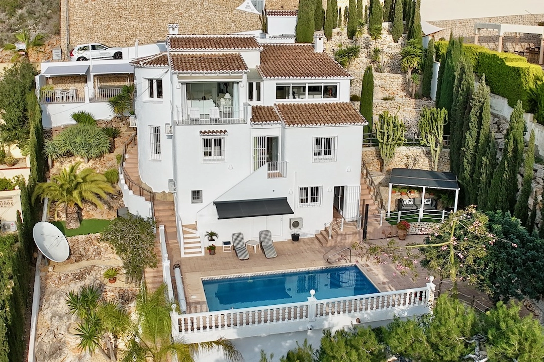 villa en Moraira(Arnella) en venta, superficie 248 m², aire acondicionado, parcela 958 m², 5 dormitorios, 3 banos, piscina, ref.: CA-H-1854-AMB-35