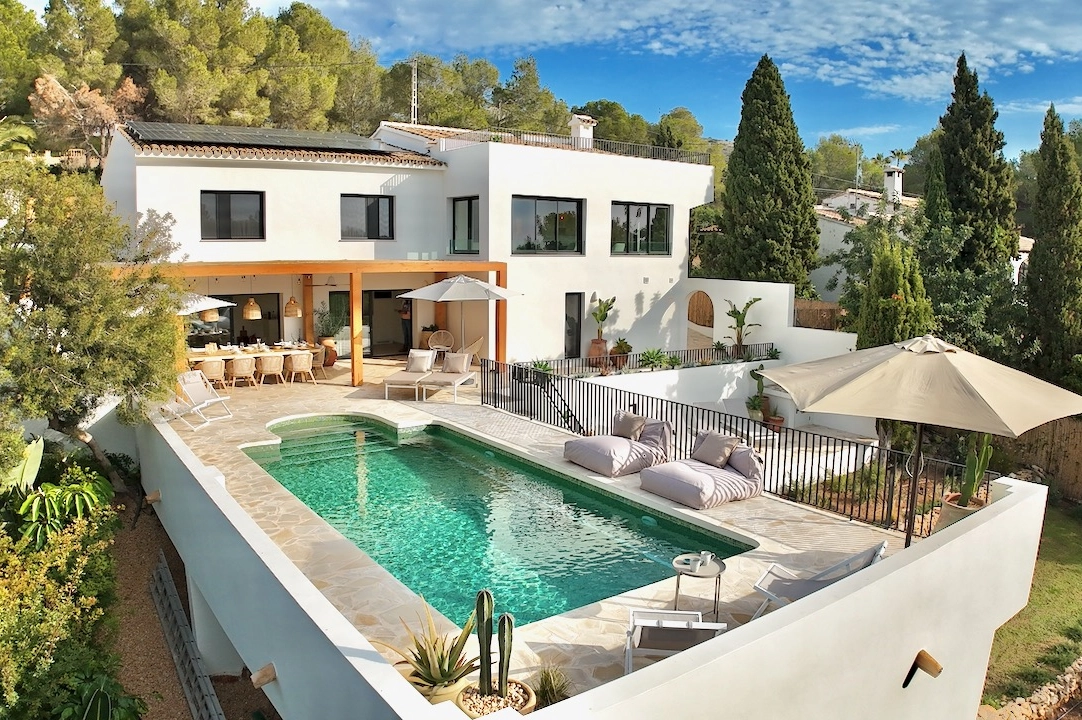 villa en Moraira(Arnella) en venta, superficie 270 m², aire acondicionado, parcela 1099 m², 5 dormitorios, 4 banos, piscina, ref.: CA-H-1852-AMBEI-5