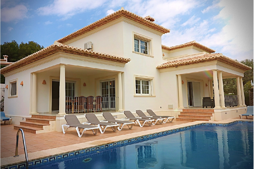 villa en Benissa(Pinada) en venta, superficie 280 m², aire acondicionado, parcela 829 m², 4 dormitorios, 3 banos, piscina, ref.: CA-H-1857-AMB-1