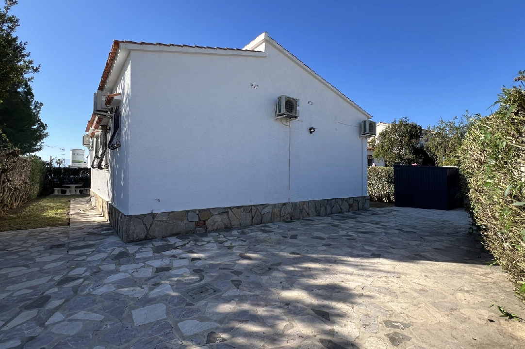 villa en Els Poblets(Barranquets) en venta, superficie 120 m², ano de construccion 1990, aire acondicionado, parcela 427 m², 3 dormitorios, 2 banos, piscina, ref.: JS-0325-13