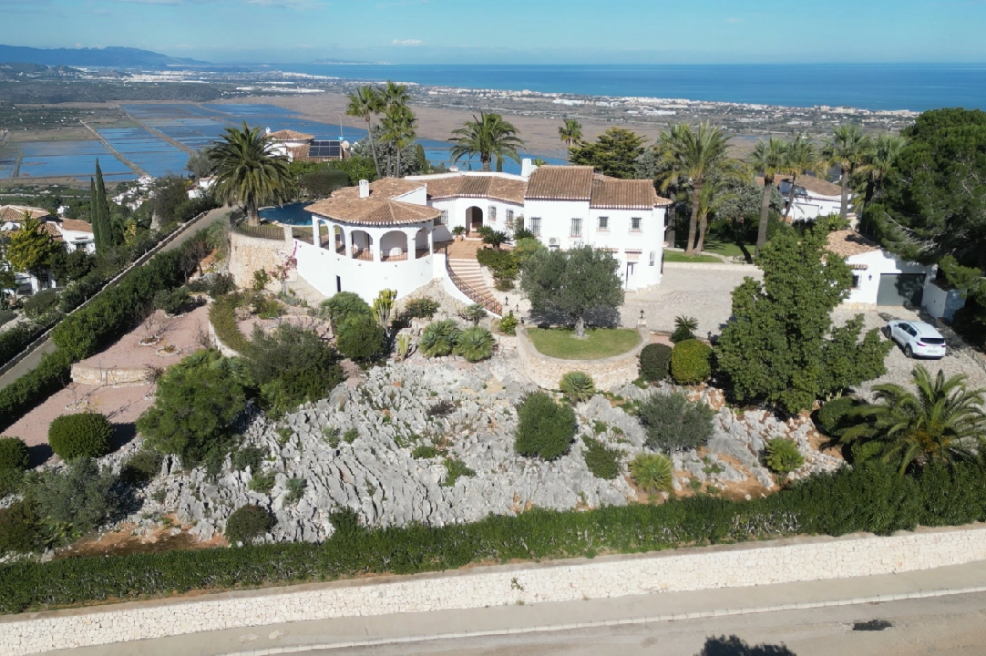 villa en Pego-Monte Pego en venta, superficie 310 m², ano de construccion 1988, + calefaccion central, aire acondicionado, parcela 3370 m², 4 dormitorios, 4 banos, piscina, ref.: JS-0425-33