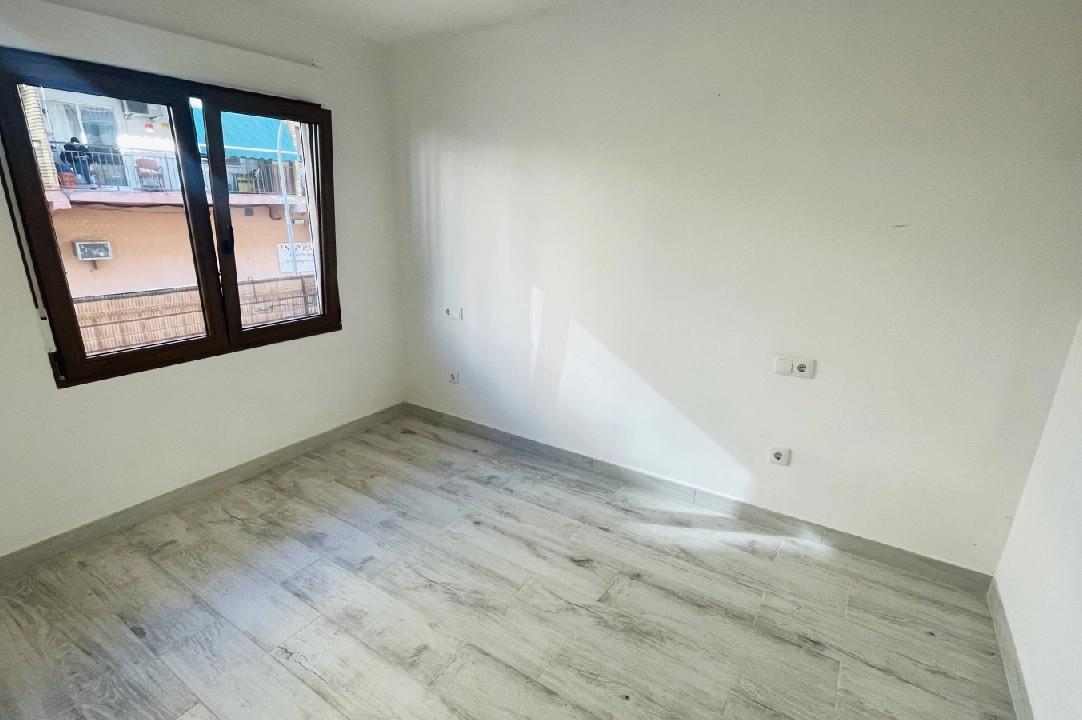 apartamento en Javea(Puerto) en venta, superficie 126 m², ano de construccion 1982, aire acondicionado, 4 dormitorios, 2 banos, ref.: JS-0525-4