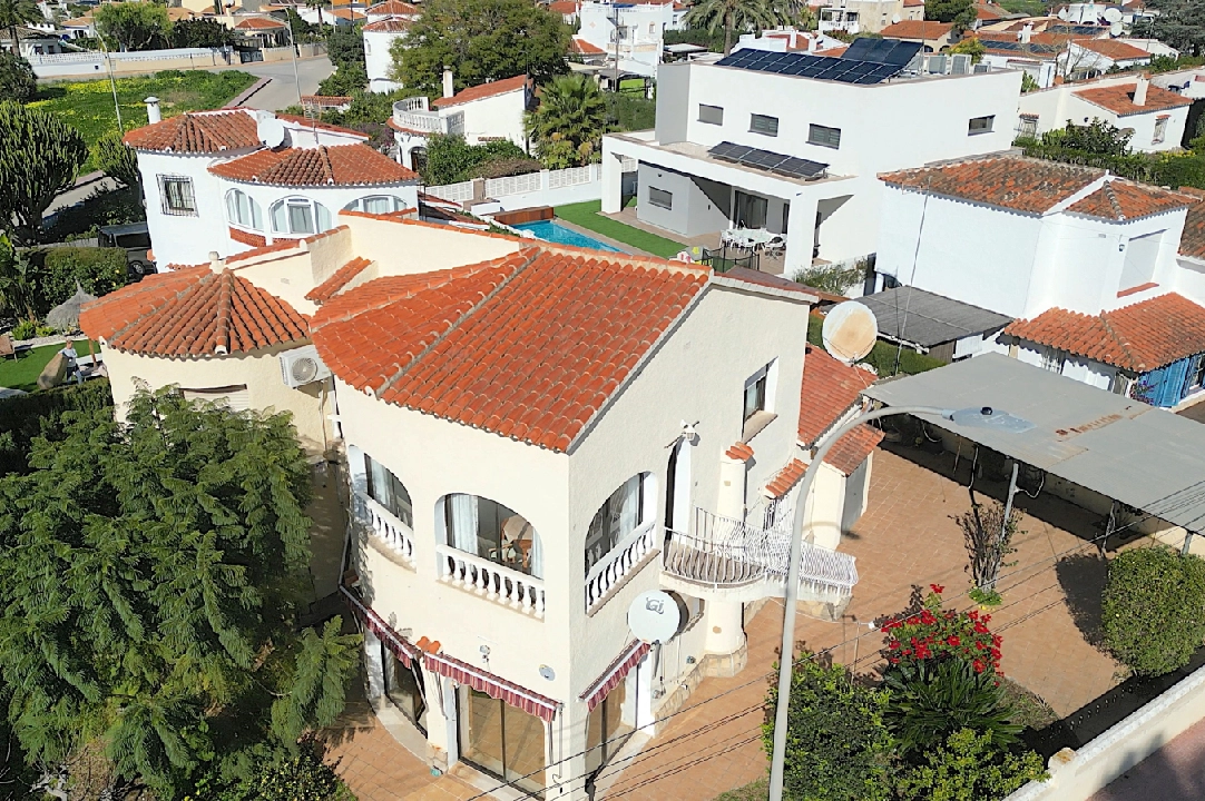 villa en Els Poblets(Revoltes) en venta, superficie 180 m², ano de construccion 1978, estado neat, + KLIMA, aire acondicionado, parcela 585 m², 4 dormitorios, 3 banos, ref.: SC-T0125-35