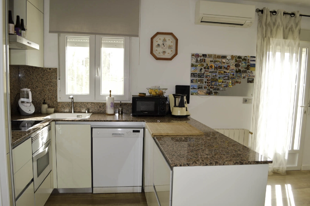 villa en Denia en venta, superficie 121 m², aire acondicionado, parcela 623 m², 4 dormitorios, 2 banos, piscina, ref.: CO-C25935-17