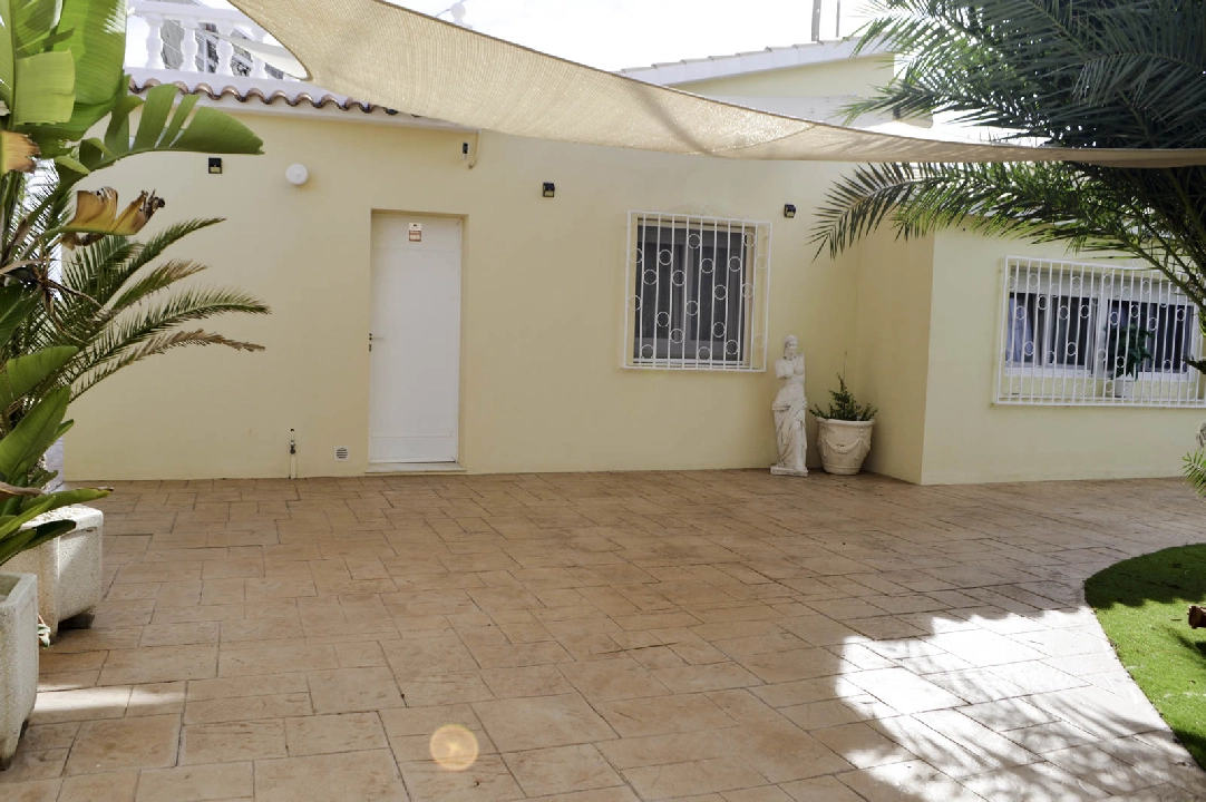 villa en Denia en venta, superficie 121 m², aire acondicionado, parcela 623 m², 4 dormitorios, 2 banos, piscina, ref.: CO-C25935-44