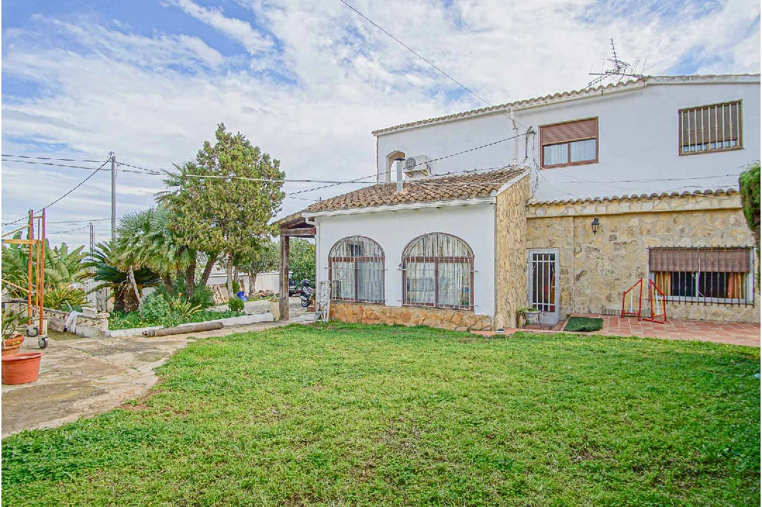 villa en Denia en venta, superficie 269 m², ano de construccion 1973, + KLIMA, aire acondicionado, parcela 1545 m², 6 dormitorios, 4 banos, piscina, ref.: BP-8234DEN-44