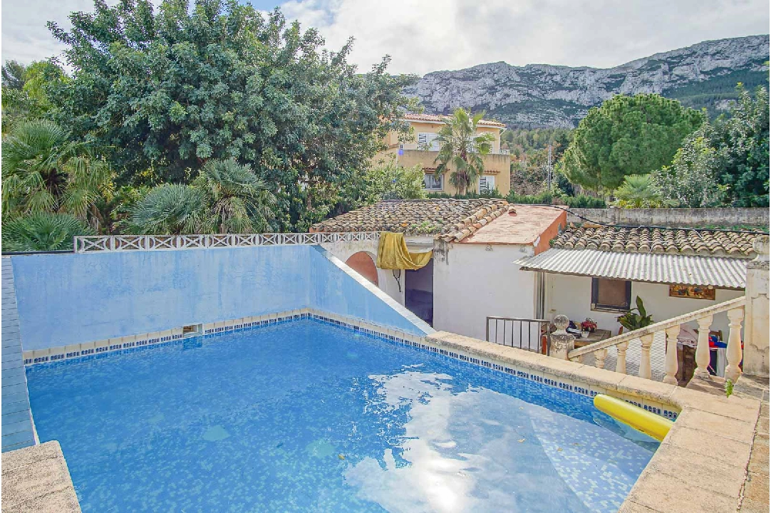 villa en Denia en venta, superficie 269 m², ano de construccion 1973, + KLIMA, aire acondicionado, parcela 1545 m², 6 dormitorios, 4 banos, piscina, ref.: BP-8234DEN-9