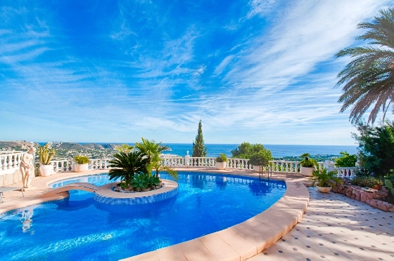 Villa in Moraira zu verkaufen, Wohnfläche 300 m², Baujahr 1984, Klimaanlage, Grundstück 1615 m², 3 Schlafzimmer, 2 Badezimmer, Pool, ref.: AM-12279DA-16