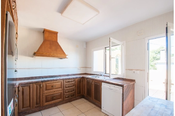 Villa in Javea zu verkaufen, Wohnfläche 318 m², Baujahr 1982, Klimaanlage, Grundstück 1377 m², 4 Schlafzimmer, 3 Badezimmer, Pool, ref.: AM-12459DA-10