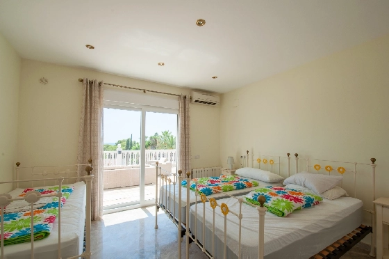 Villa in Moraira zu verkaufen, Wohnfläche 466 m², Baujahr 2005, Klimaanlage, Grundstück 2040 m², 5 Schlafzimmer, 5 Badezimmer, Pool, ref.: AM-12515DR-41