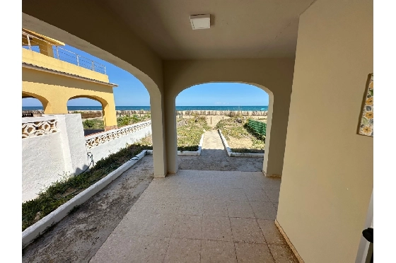 Villa in Denia zu verkaufen, Wohnfläche 220 m², Baujahr 1983, Klimaanlage, Grundstück 2233 m², 6 Schlafzimmer, 2 Badezimmer, Pool, ref.: O-V95814-22