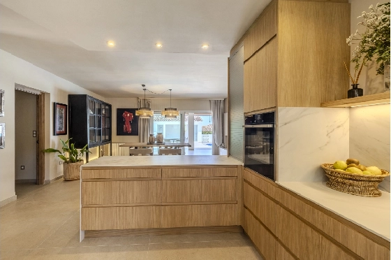 Villa in Denia zu verkaufen, Wohnfläche 324 m², Baujahr 1993, Zustand modernisiert, + Fussbodenheizung, Klimaanlage, Grundstück 1888 m², 4 Schlafzimmer, 2 Badezimmer, Pool, ref.: BC-7771-42