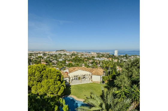 Villa in Denia zu verkaufen, Wohnfläche 267 m², Baujahr 1993, Zustand gepflegt, + Zentralheizung, Grundstück 1085 m², 4 Schlafzimmer, 3 Badezimmer, Pool, ref.: BC-7785-51