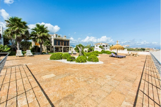 Villa in Denia zu verkaufen, Wohnfläche 266 m², Klimaanlage, Grundstück 1254 m², 5 Schlafzimmer, 3 Badezimmer, Pool, ref.: VI-CHA2550-13