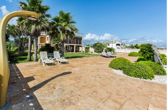Villa in Denia zu verkaufen, Wohnfläche 266 m², Klimaanlage, Grundstück 1254 m², 5 Schlafzimmer, 3 Badezimmer, Pool, ref.: VI-CHA2550-14