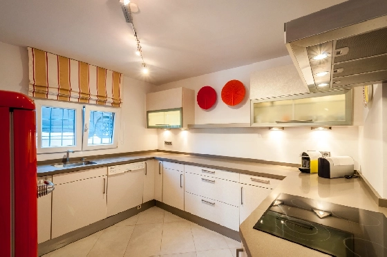 Villa in Moraira zu verkaufen, Wohnfläche 270 m², Klimaanlage, Grundstück 897 m², 3 Schlafzimmer, 3 Badezimmer, Pool, ref.: AM-12629DR-25