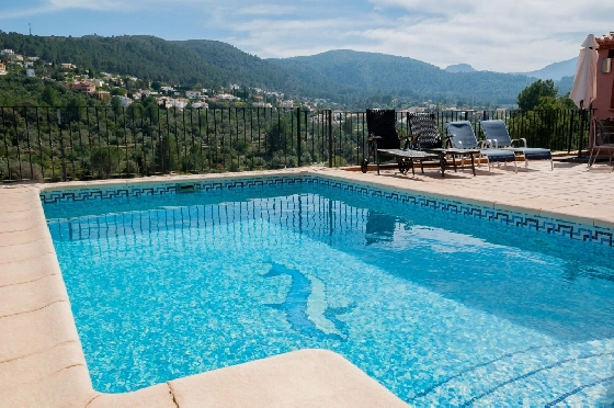Villa in Orba(Comunidad valenciana) zu verkaufen, Wohnfläche 225 m², Klimaanlage, Grundstück 637 m², 5 Schlafzimmer, 2 Badezimmer, Pool, ref.: COB-3568-10535-42